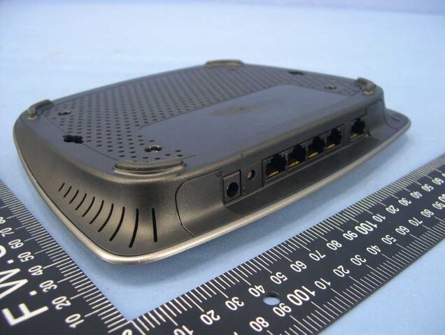 File:Linksys WRT320 v1.0 FCCb.jpg