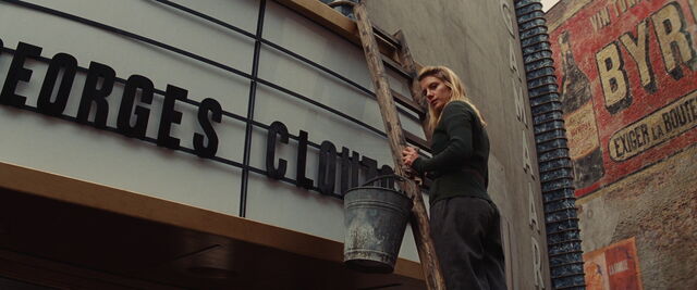 File:Shosanna on the ladder.jpg