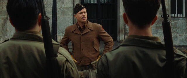 File:Aldo Raine talks.jpg