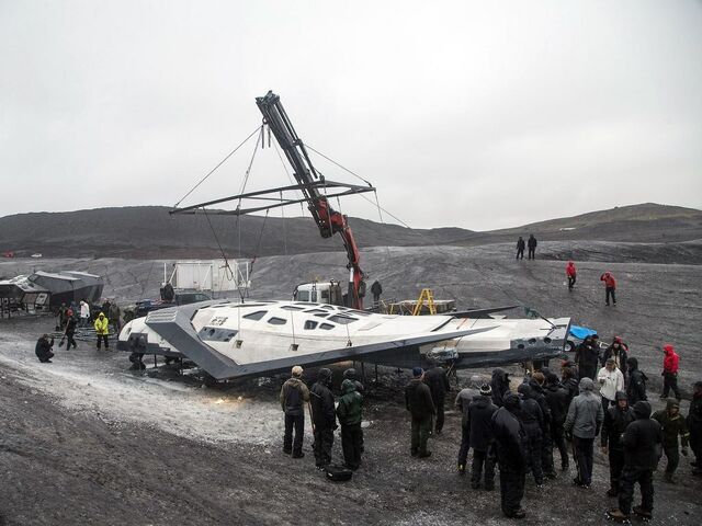 File:Behind the scenes 10.jpg