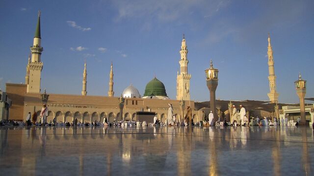 File:MasjidNabawi.jpg