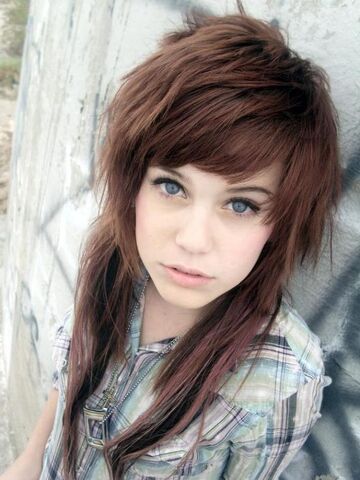 File:Brown-emo-girl-hair-12.jpg