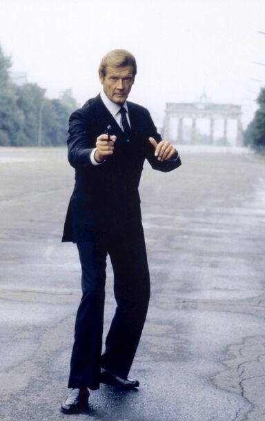 Fichier:James Bond (Octopussy).jpg