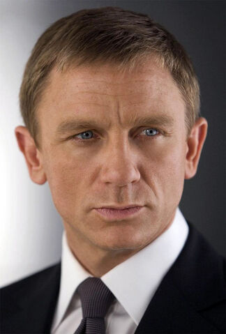 File:Daniel Craig Bond.jpg