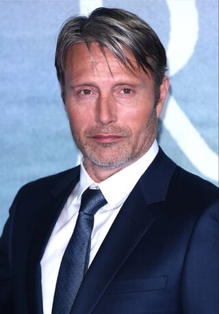 File:Mads-mikkelsen.jpeg