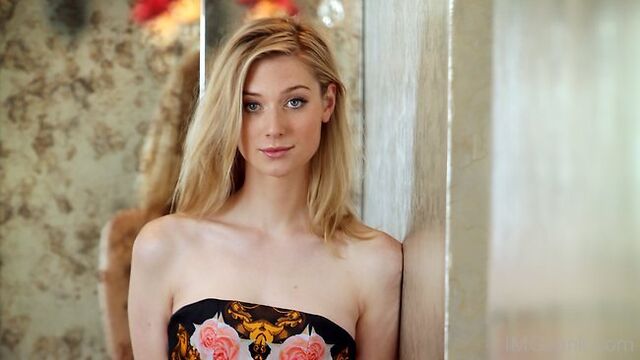File:Liz Debicki.jpg
