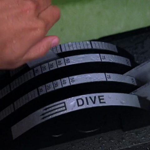 File:Q-boat - Dive Lever.png