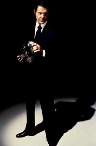 File:Louis Jourdan Octopussy.jpg