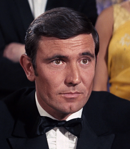 Archivo:Bond - George Lazenby - Profile.png