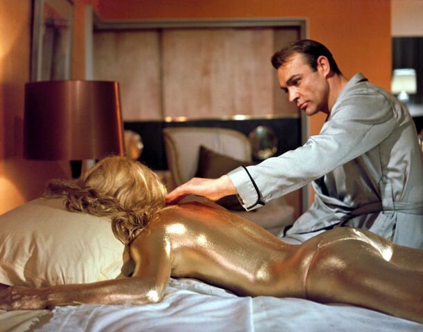 File:Goldfinger Golden-girl.jpg