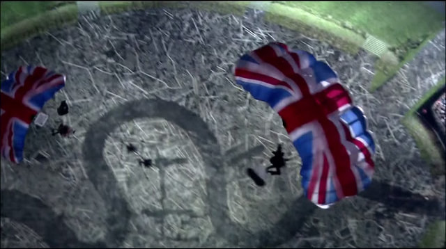 File:Bond and Queen jumping.png