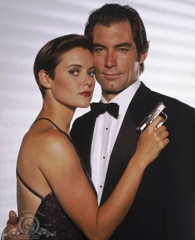 File:James & Pam.jpg