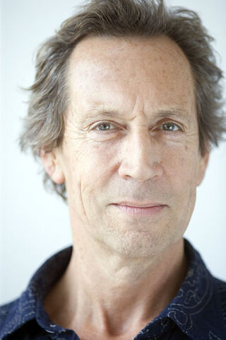 File:Jonathan-Hyde.jpg