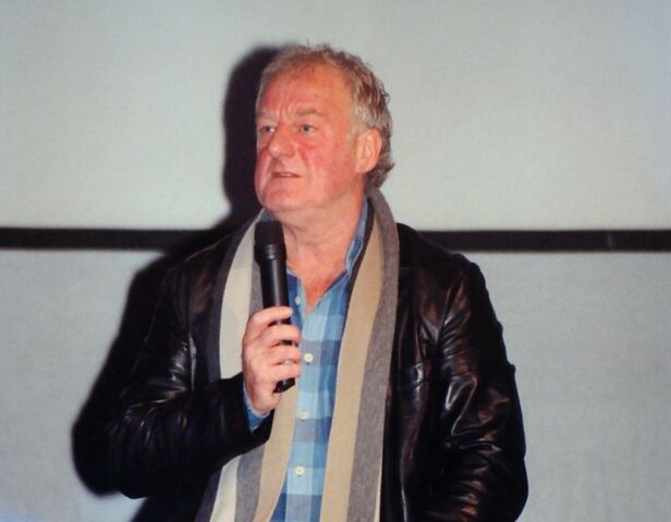 File:Bernard-Hill-2004.jpg