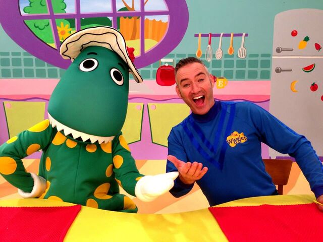 File:AnthonyandDorothyinTVSeries7.jpg