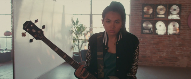 File:Aja (film) - 04.png