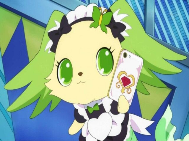 File:Peridot as a maid.jpg