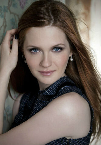 File:Bonnie Wright.jpg