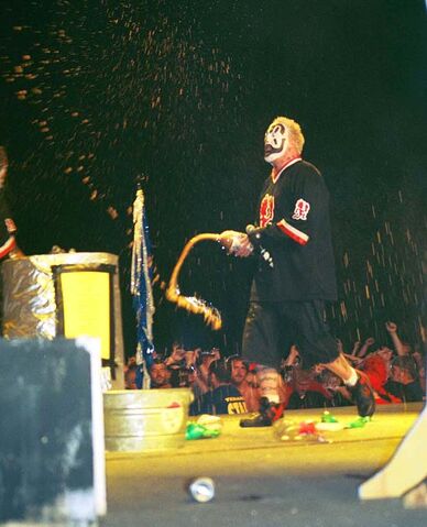 File:Violent J Faygo.jpg