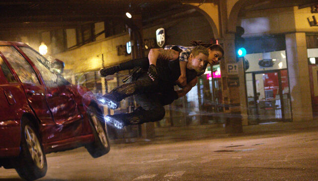 File:Jupiter-ascending-tatum-kunis-rocket-boots.jpg