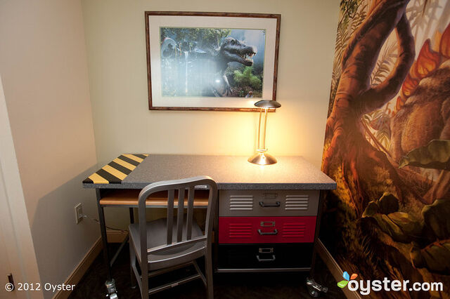 File:Kids-suite-universal-royal-pacific-resort-a-loews-hotel-v645685-720.jpg