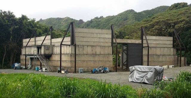 File:Jurassic-world diabolus-rex paddock.jpg