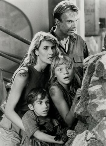 File:Jurassic-Park-Still-Shots-2.jpg