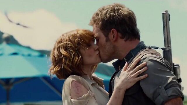 File:Owen and Claire kiss.jpg