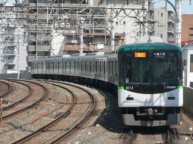 ファイル:800px-KEIHAN9000NEWC.jpg