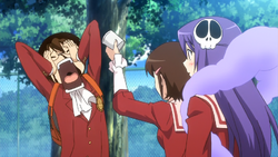 Chihiro pouring dem coffee