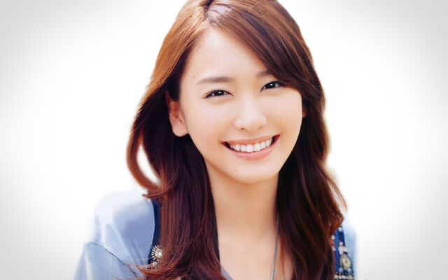 File:7036880-yui-aragaki.jpeg