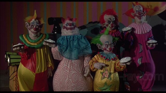 File:The pie fight.jpg