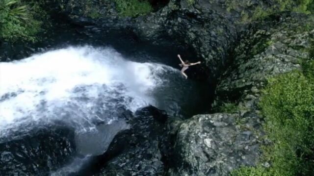 Файл:WaterfallNova.jpg