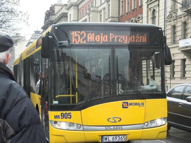 Plik:Linia 152 (Dworzec Główny).jpg