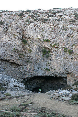 File:Cave-crete.jpg