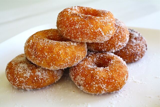 File:Doughnuts.jpg