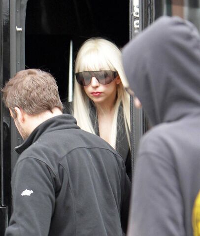 File:28112009paparazzi.jpg