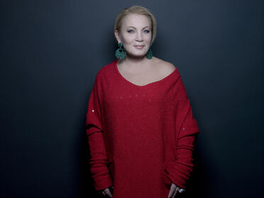 File:Helen Yarmak.jpg