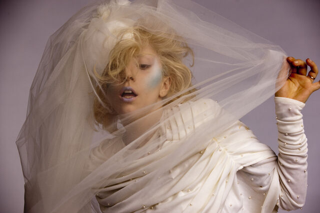 File:7-22-11 Inez and Vinoodh Yoü and I 018.jpg
