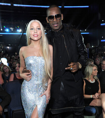 File:Ladygaga-ama2013-audience-001.jpg