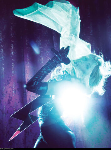 File:The Fame USB 011.jpg