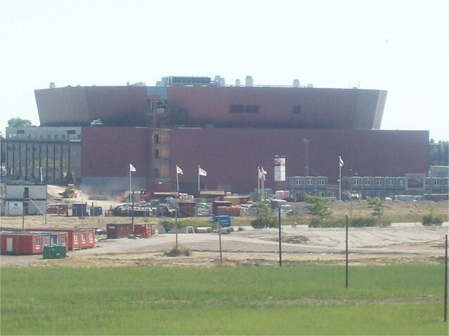 File:Molmo Arena.jpg