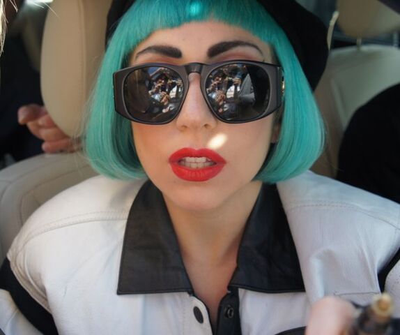 File:Gaga0021.jpeg