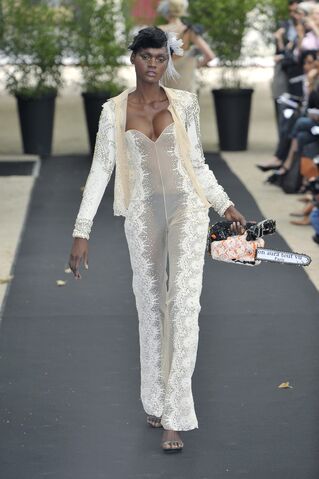 File:On Aura Tout Vu Fall Couture 2009 Jumpsuit.jpg
