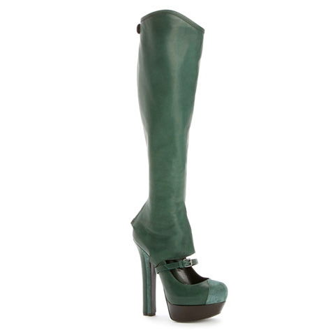 File:Fendi Fall Winter 2009 Leather boots.jpg