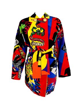 File:Gianni-versace-spring-1991-trench-coat-profile.jpg