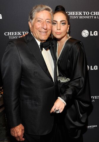 File:7-28-14 At ''Cheek to Cheek Live! - Press Room in NYC 002.jpg