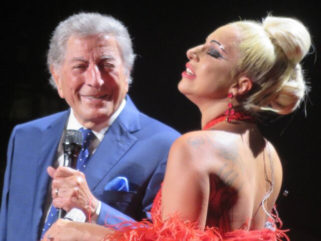 File:6-20-15 Cheek to Cheek Tour 001.jpg