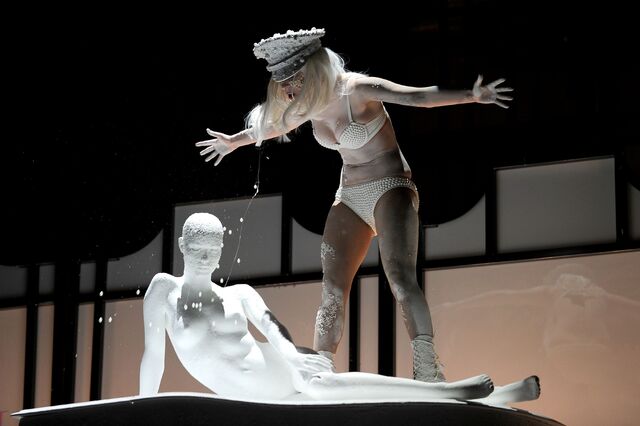 File:Performance3.jpg