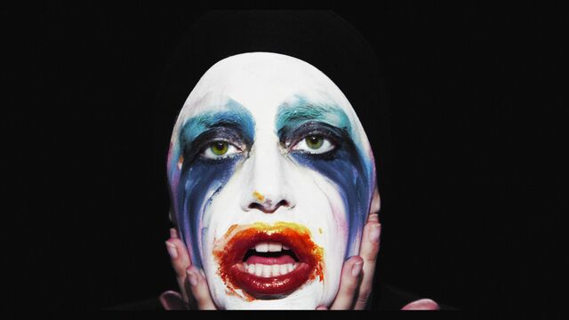 File:Applause Music Video 040.jpg